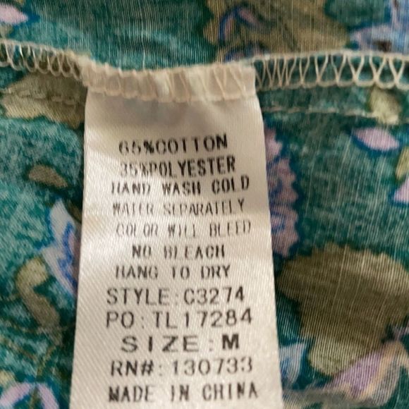 Paisley floral lace BoHo style top. Size Medium - Picture 6 of 6